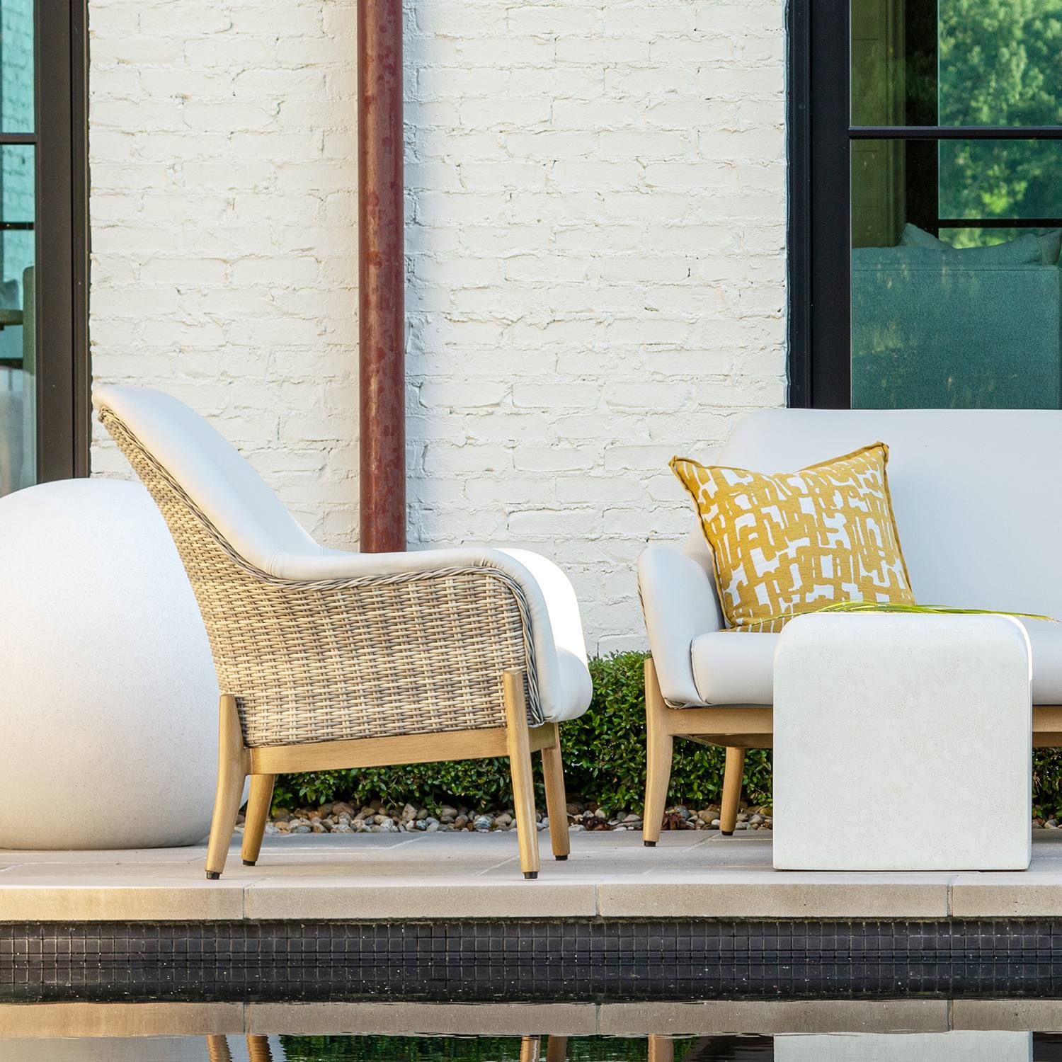 Palma Lounge Chair Vinyl