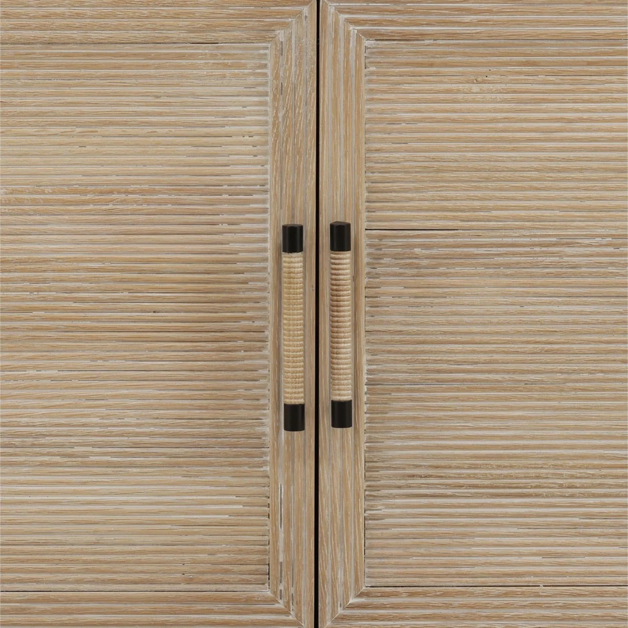 Isla Cabinet