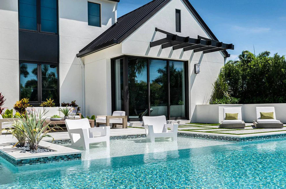 Bask Lounge Chair White